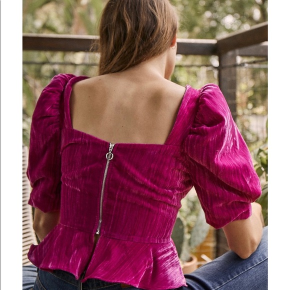 SAYLOR Christa pouf sleeve velvet top in pink - Picture 3 of 4